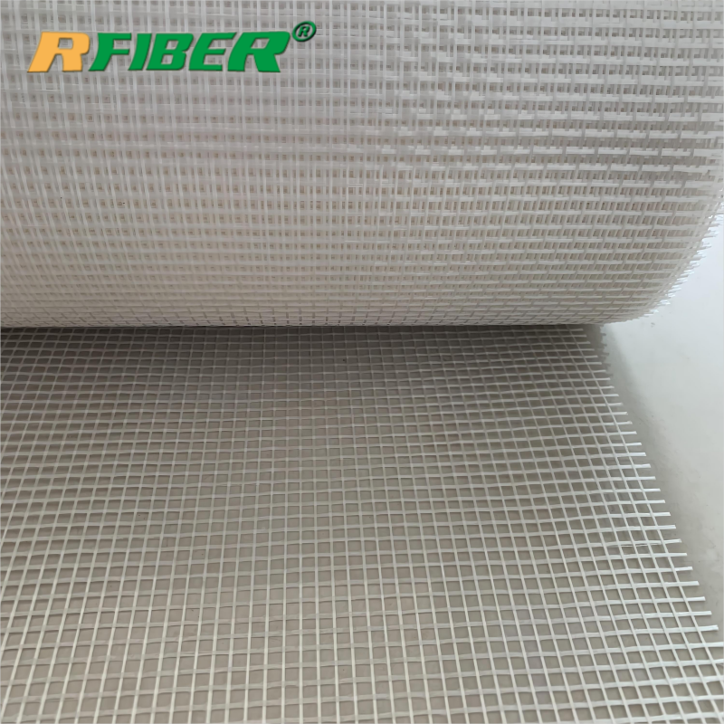 Manufacturing Companies for Reinforced Scrim Kraft Scrim Kraft Vapor Barrier -
 Big Thickness Size Yarn 1000D Polyester PVOH Binder 4x4mm for Canvas Sailing Boating Tarpaulin – Ruifiber