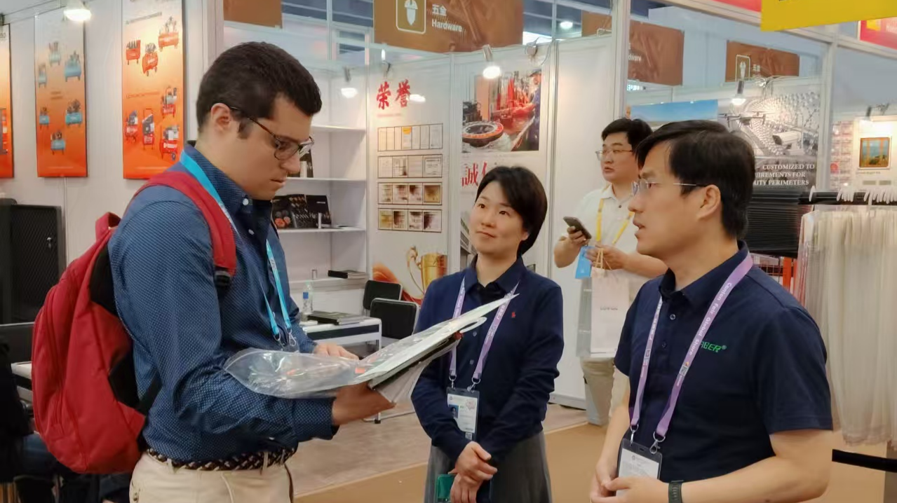 f49275ec-22c5-4f8e-88b3-fce61acfb00d